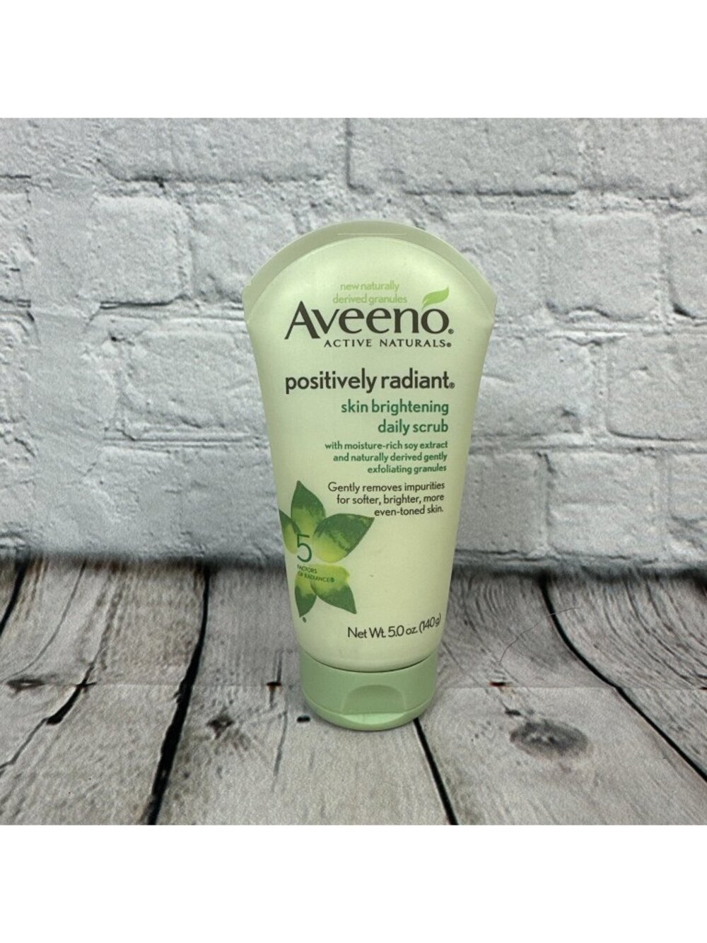 Aveeno Positively Radiant Skin Brightening Daily Facial Scrub 5 oz Face Cleanser